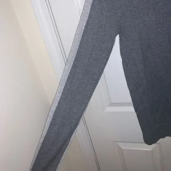 The Limited Sweater Wool Women's V Neck Pullover Color Block Light / Dark Gray M - Picture 6 of 13